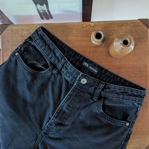 Black mom jeans from Zara